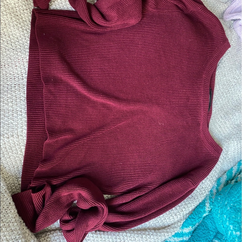 Burgundy long sleeve crop